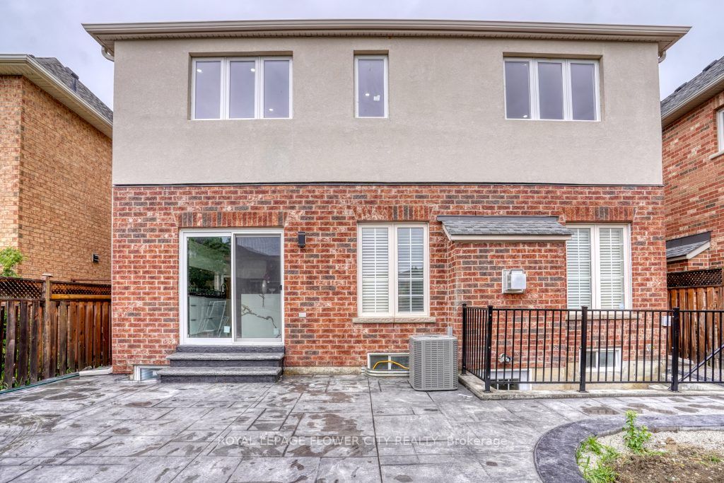 6 Sorbonne Dr