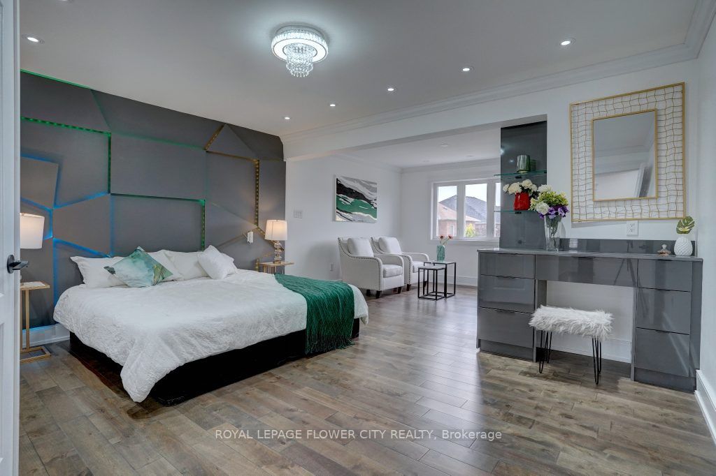 6 Sorbonne Dr