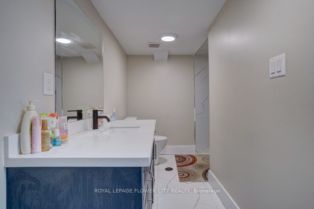 6 Sorbonne Dr