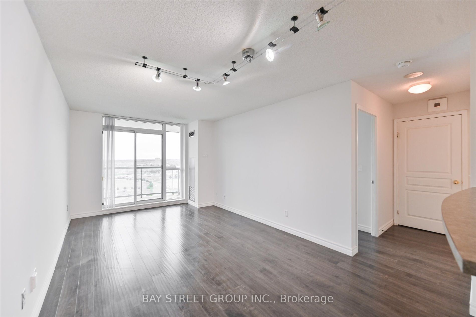 Listing W6795040 - Large Photo # 13