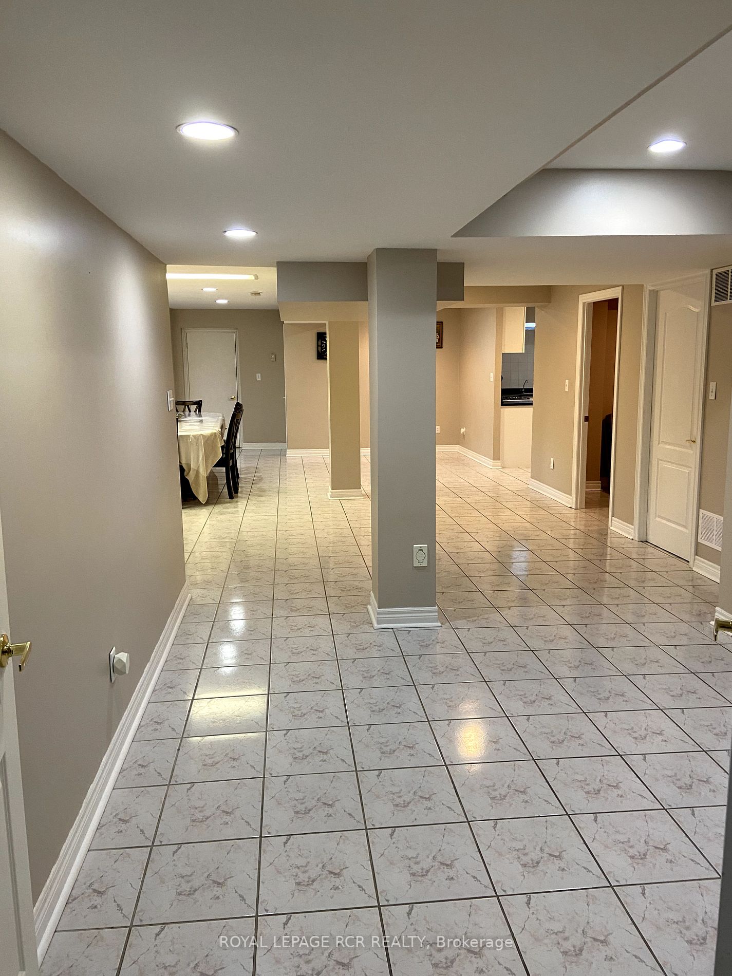 97 Riverwood Terr, #Lower