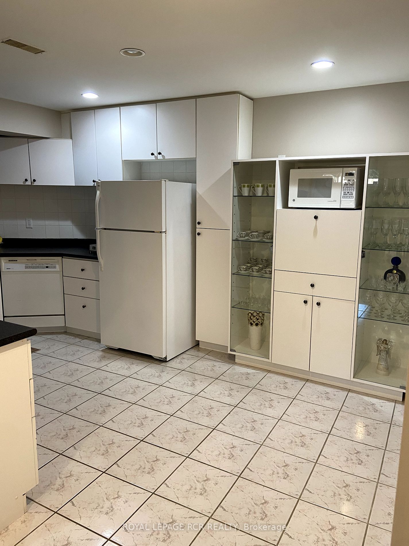 97 Riverwood Terr, #Lower