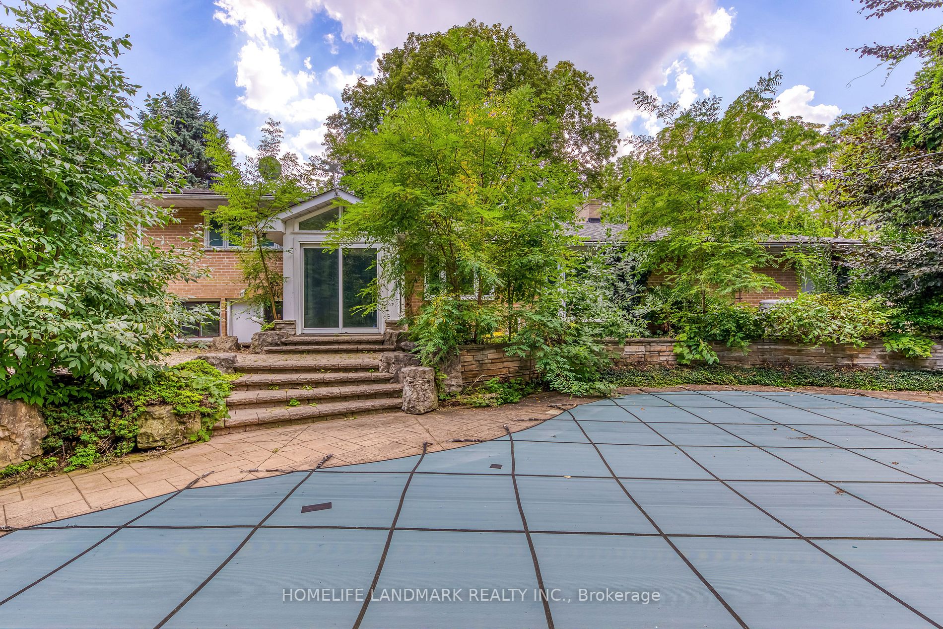 115 Wolfdale Avenue