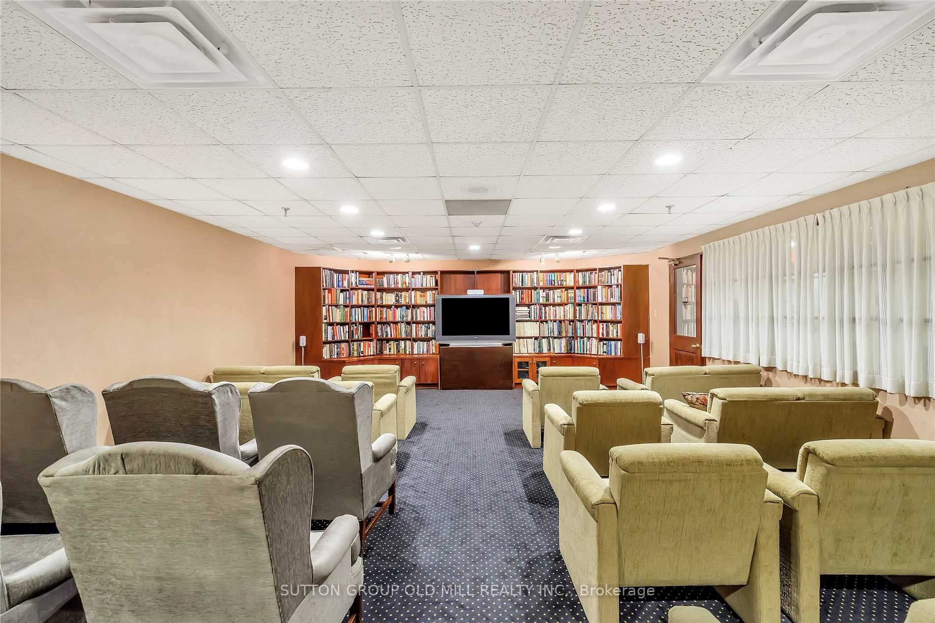 1320 Islington Ave, #405