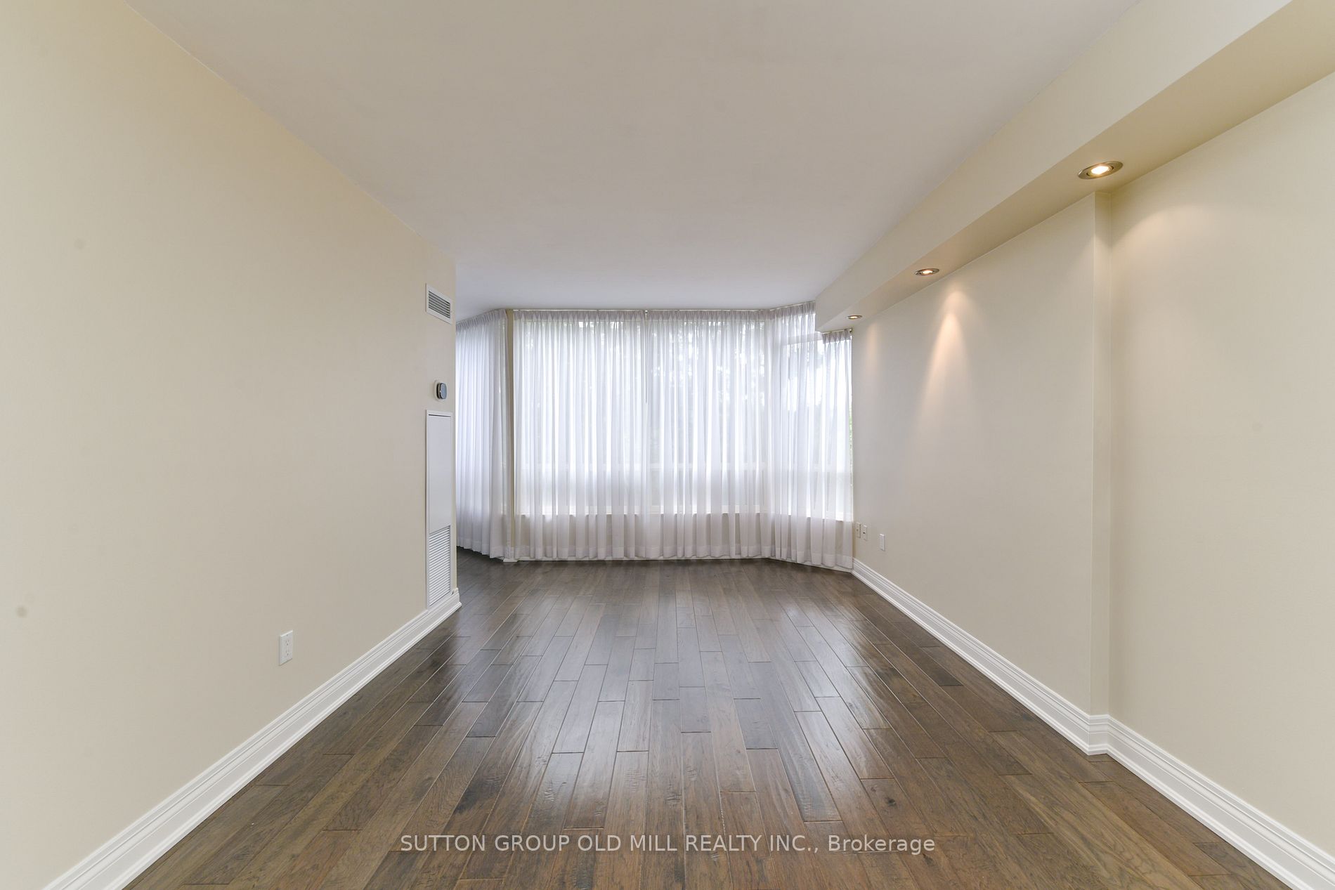 1320 Islington Ave, #405
