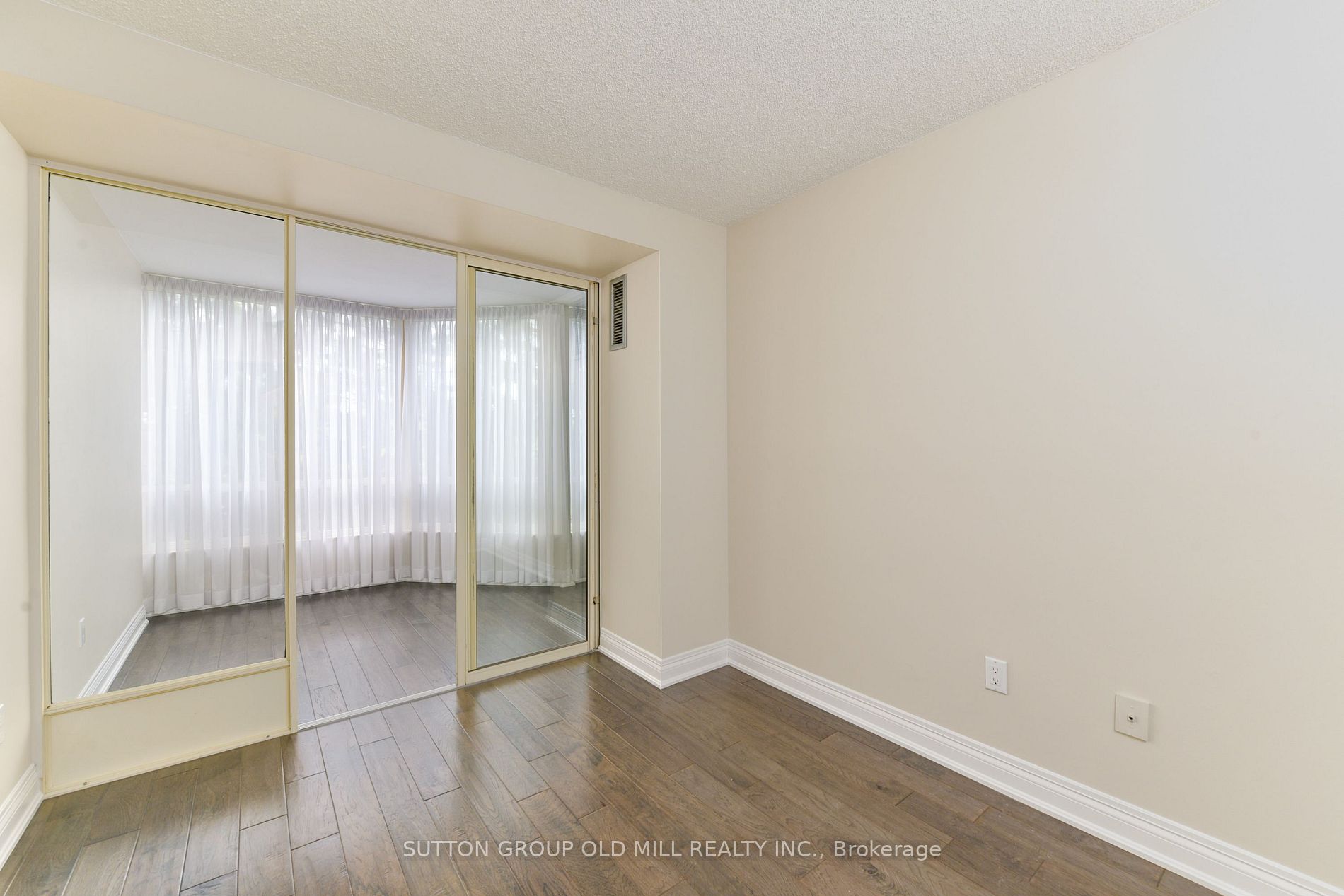 1320 Islington Ave, #405
