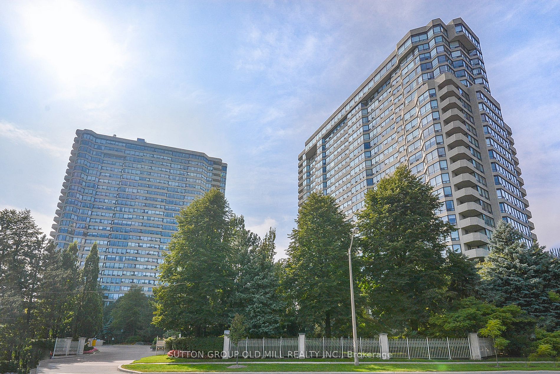 1320 Islington Ave, #405