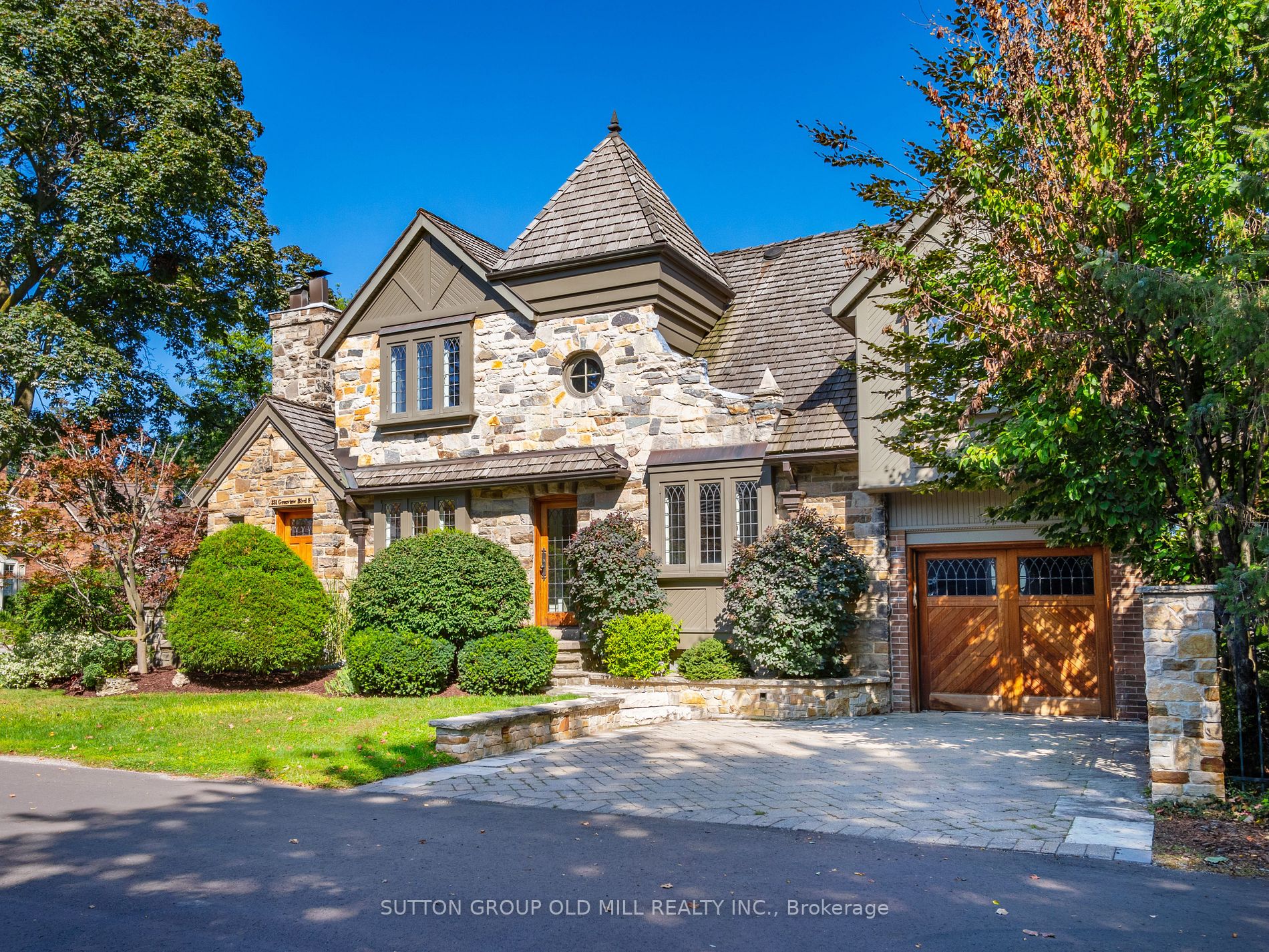231 Grenview Blvd S