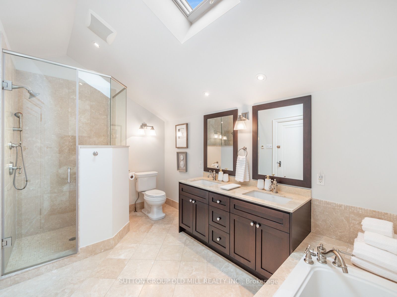 231 Grenview Blvd S