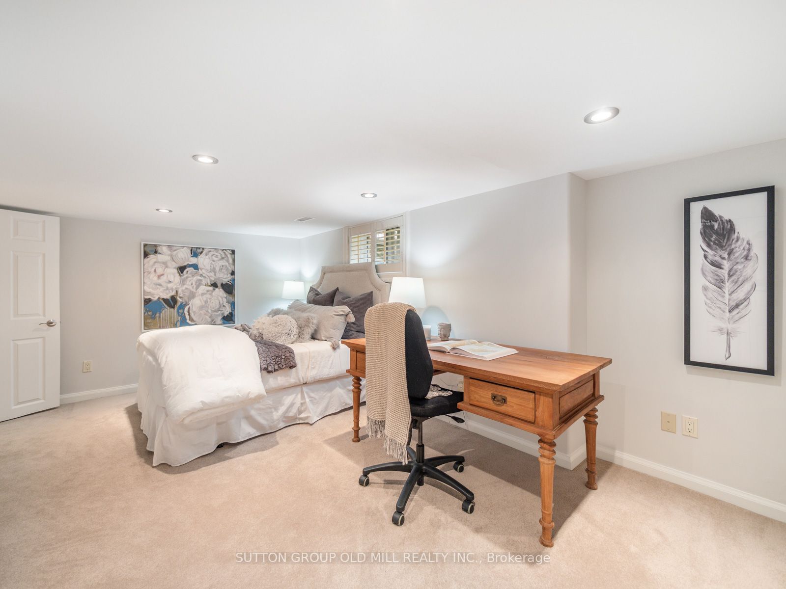 231 Grenview Blvd S