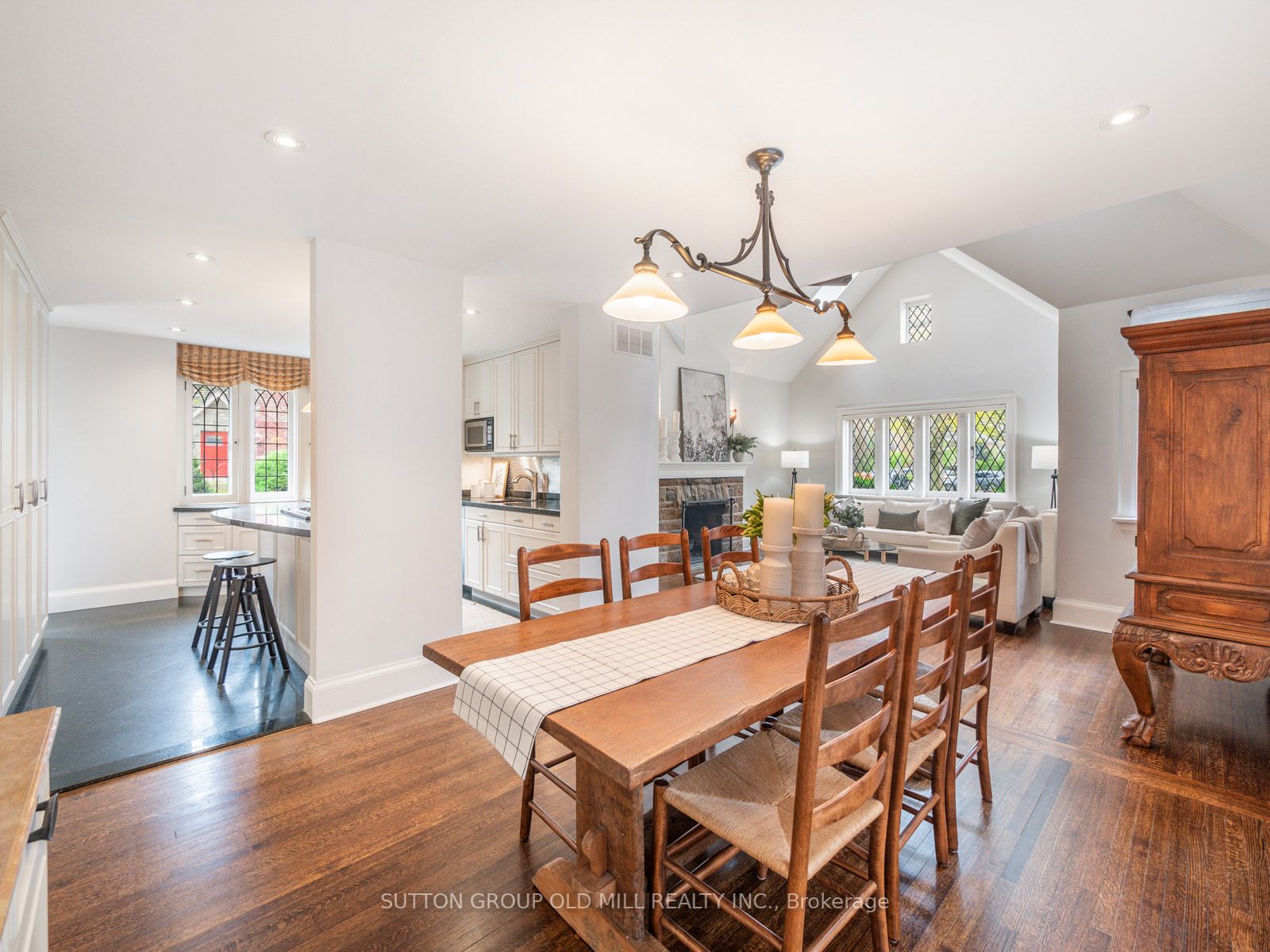 231 Grenview Blvd S