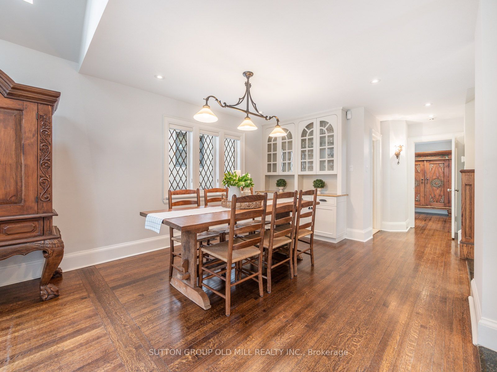 231 Grenview Blvd S