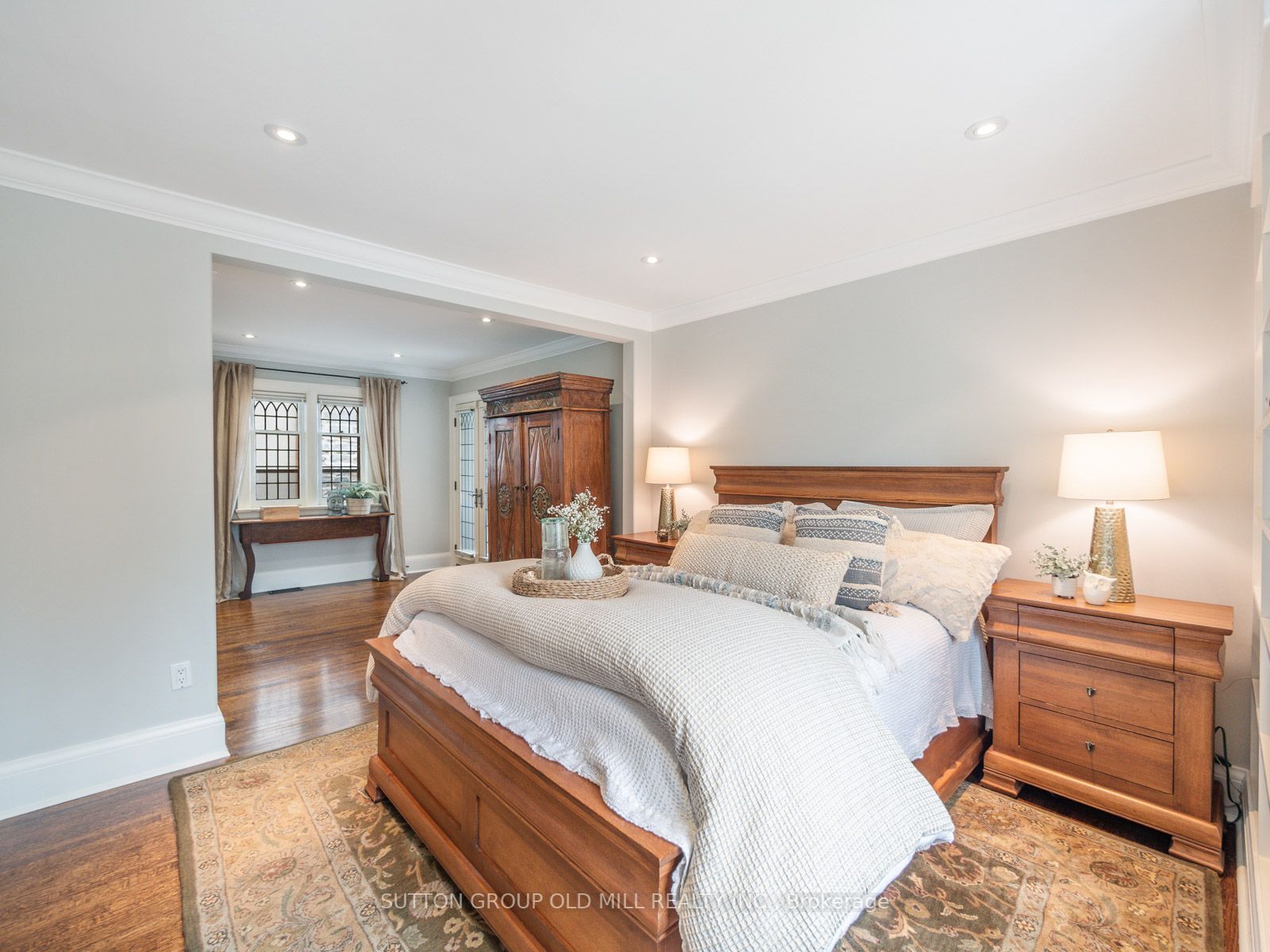 231 Grenview Blvd S