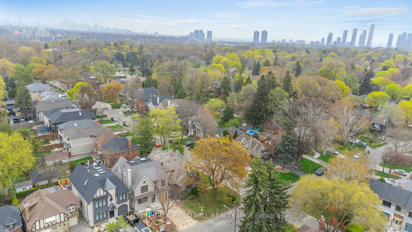 231 Grenview Blvd S