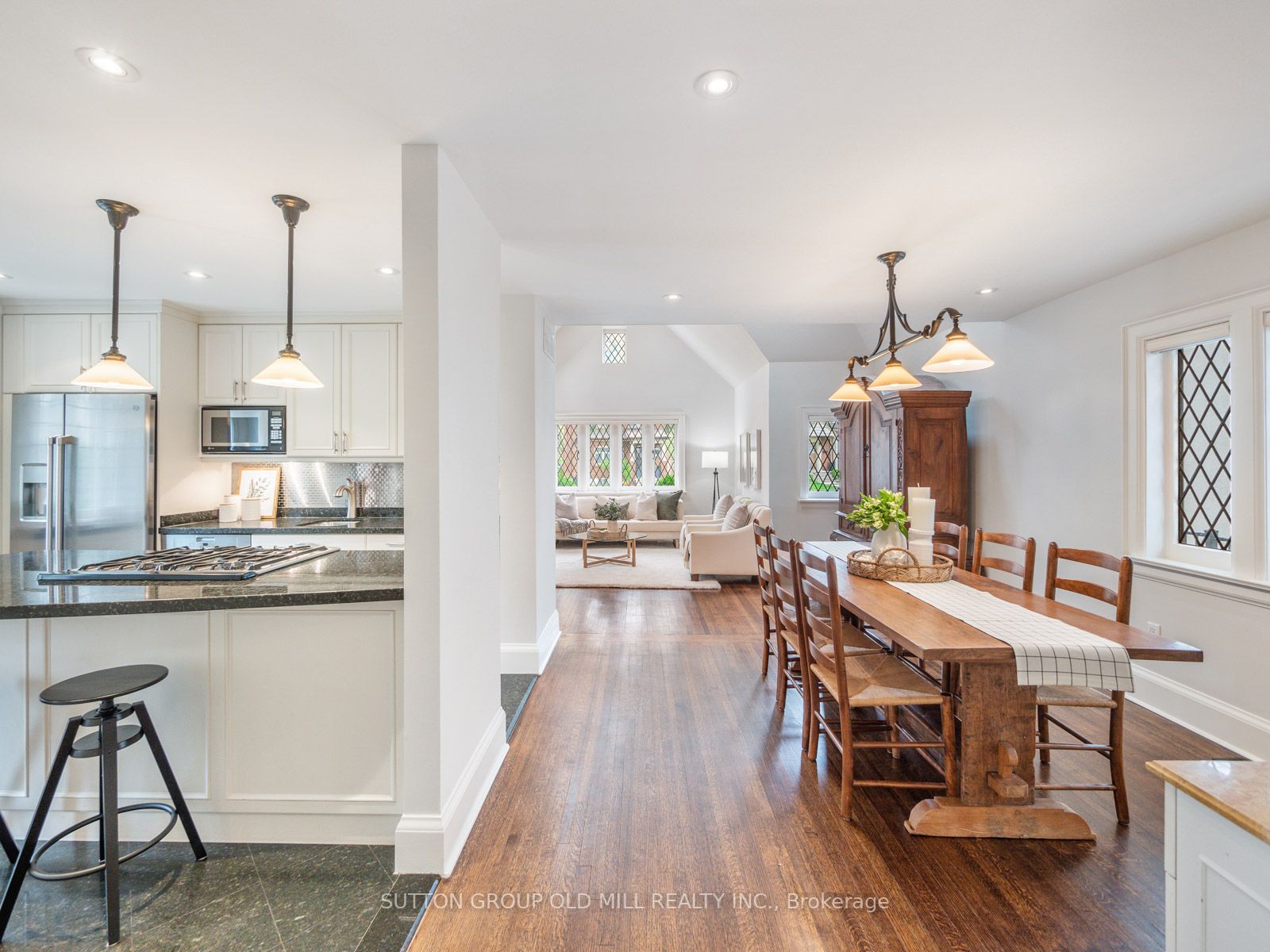231 Grenview Blvd S