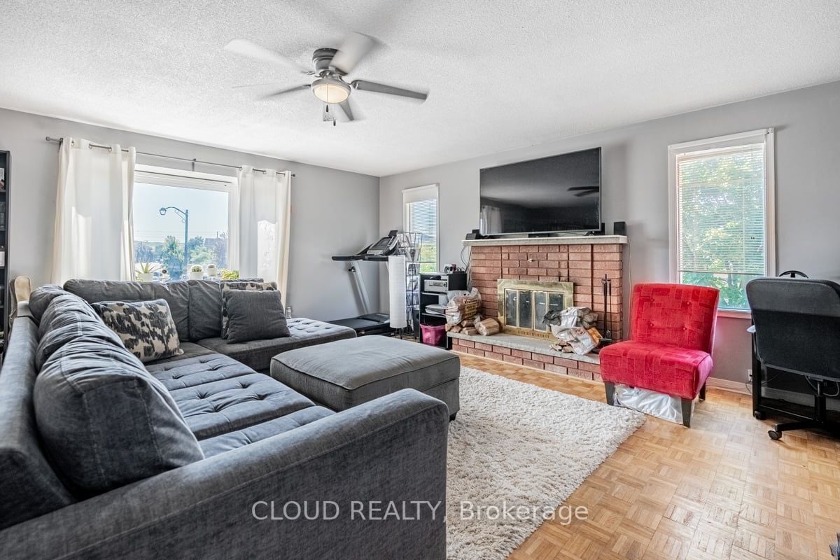 1089 Ivandale Dr S