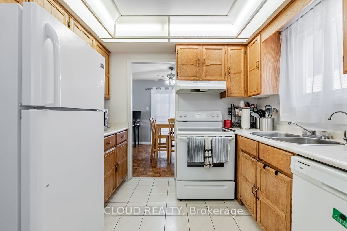 1089 Ivandale Dr S