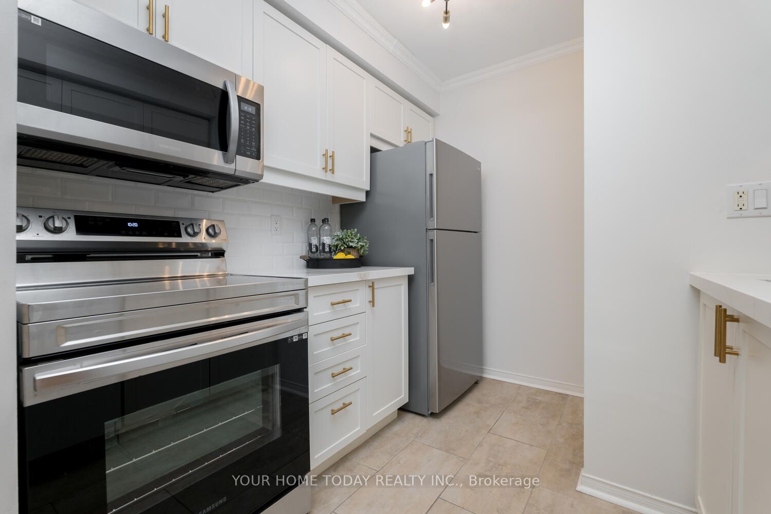 9A Robert Lane, #24