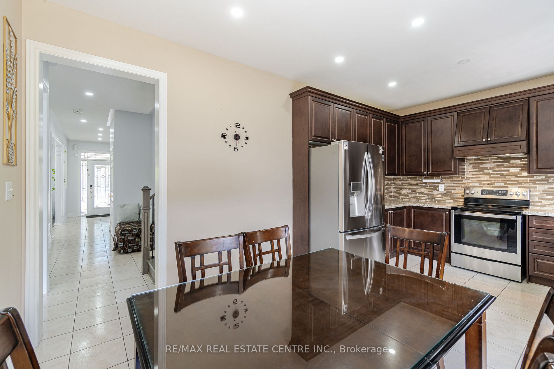 7 Dovehaven Cres