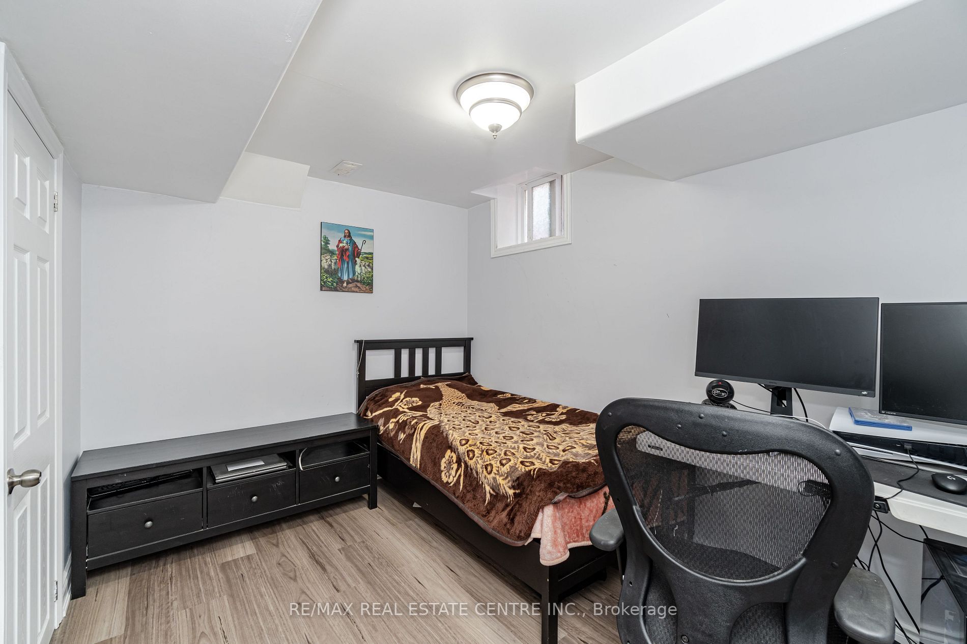 7 Dovehaven Cres