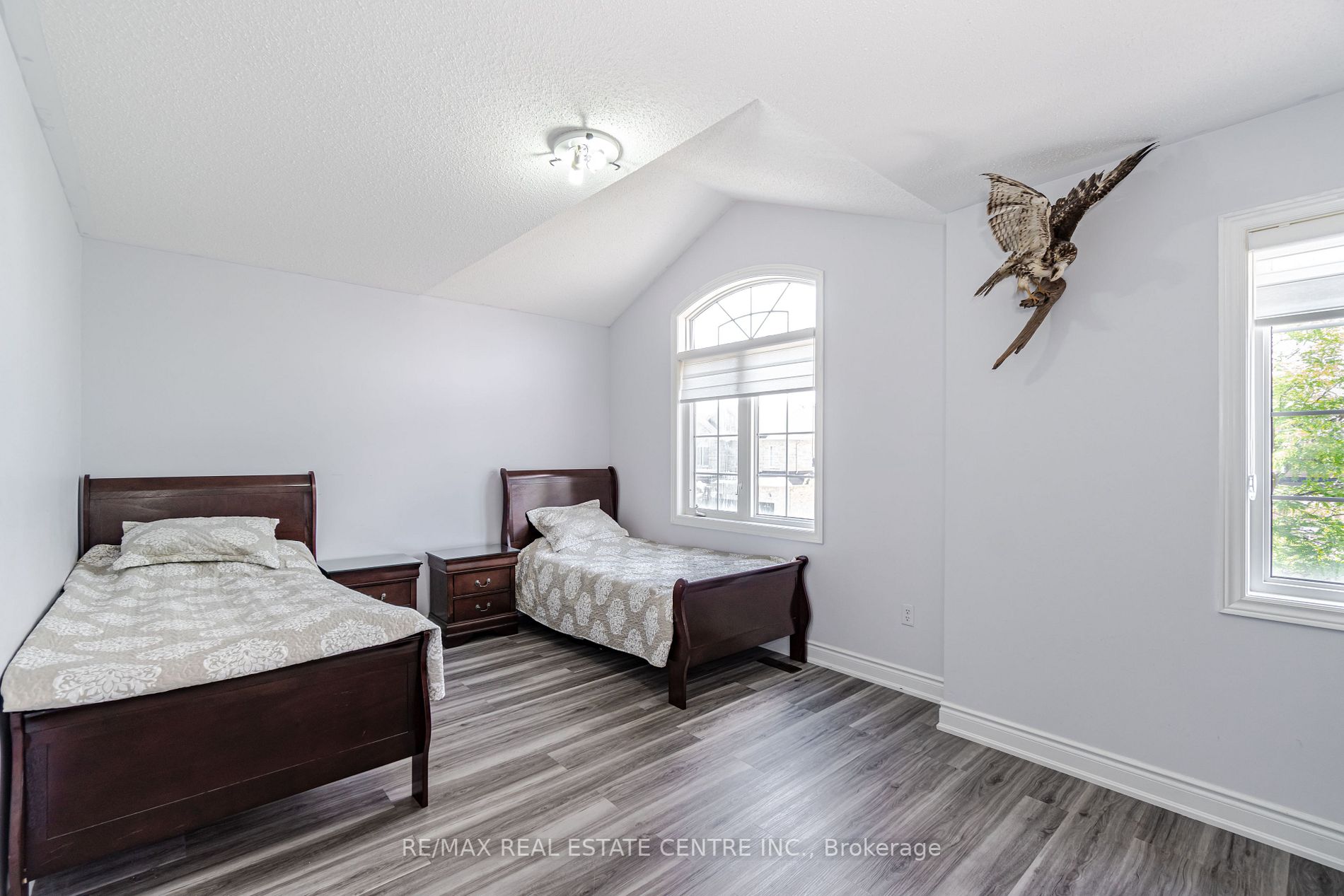 7 Dovehaven Cres