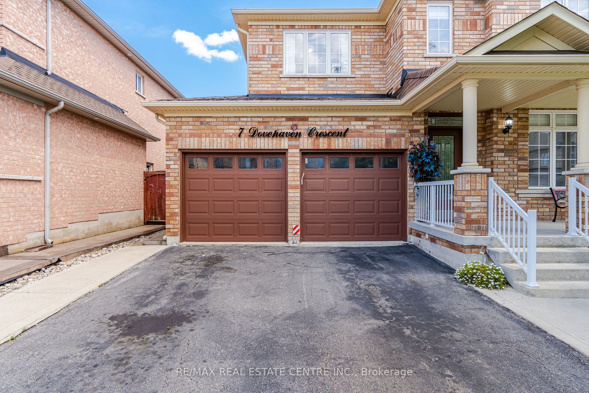 7 Dovehaven Cres