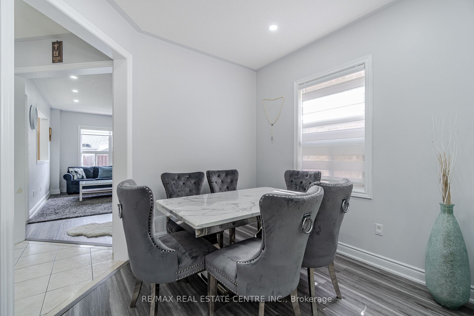 7 Dovehaven Cres
