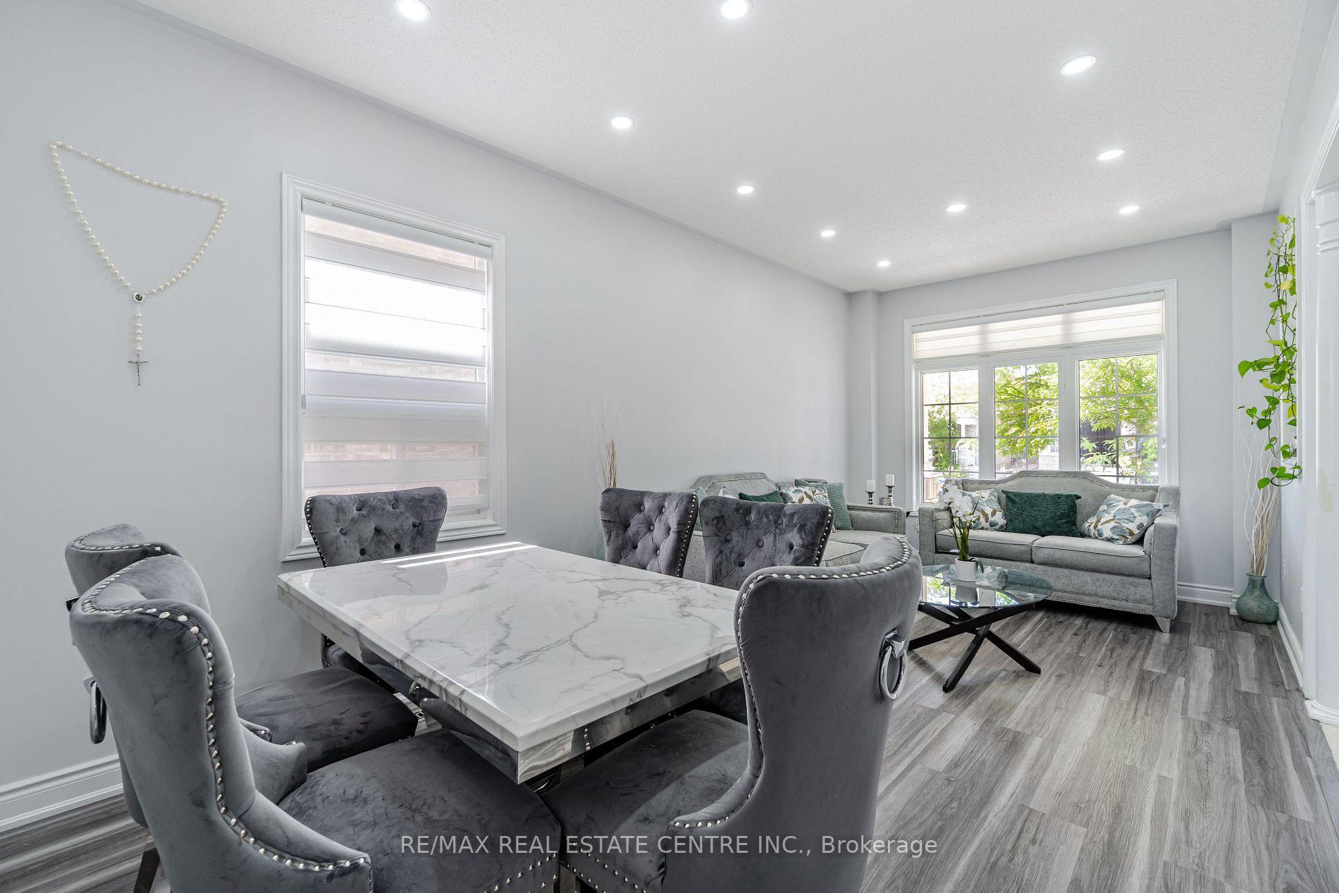 7 Dovehaven Cres