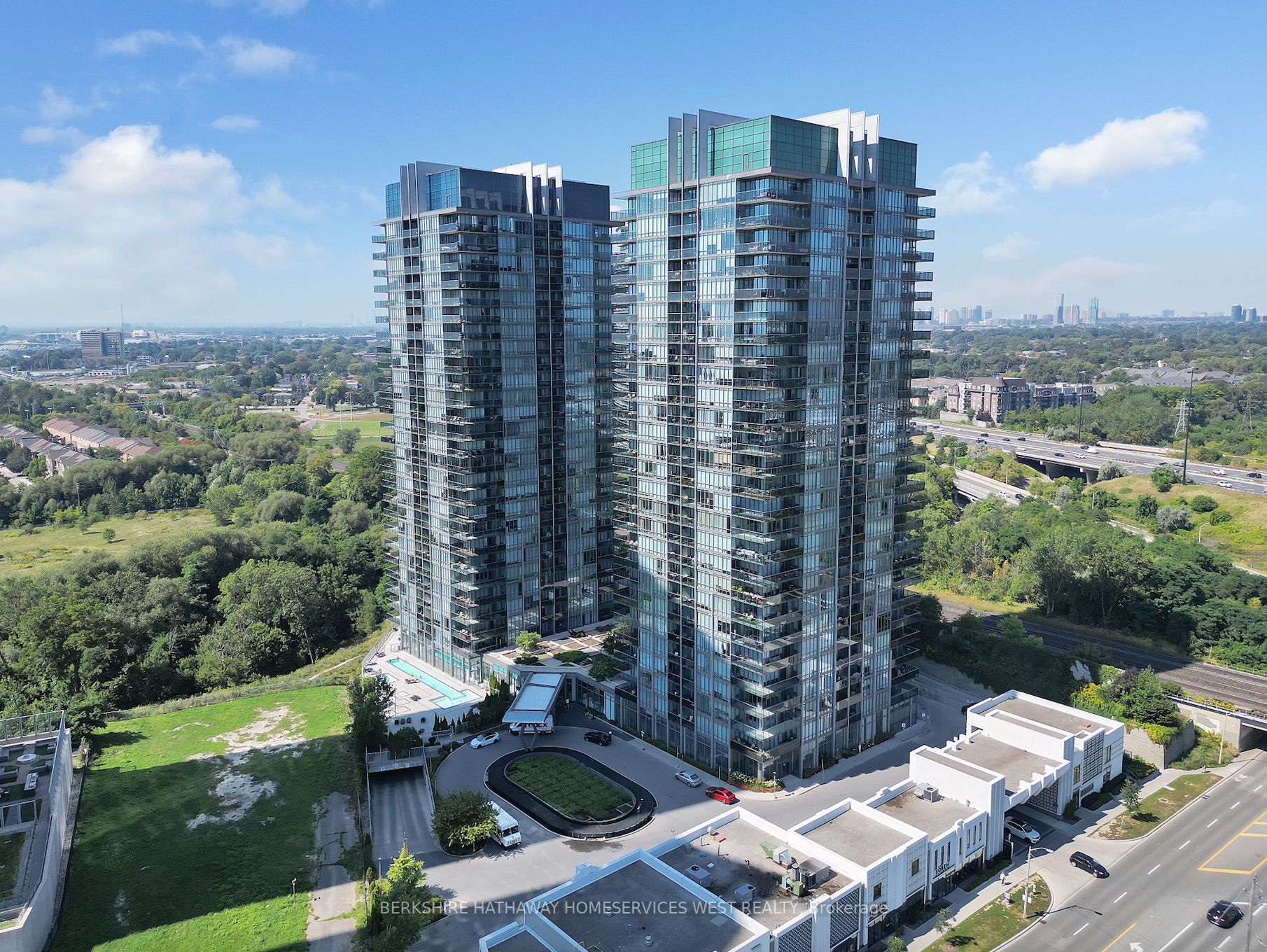 90 Park Lawn Rd, #2802