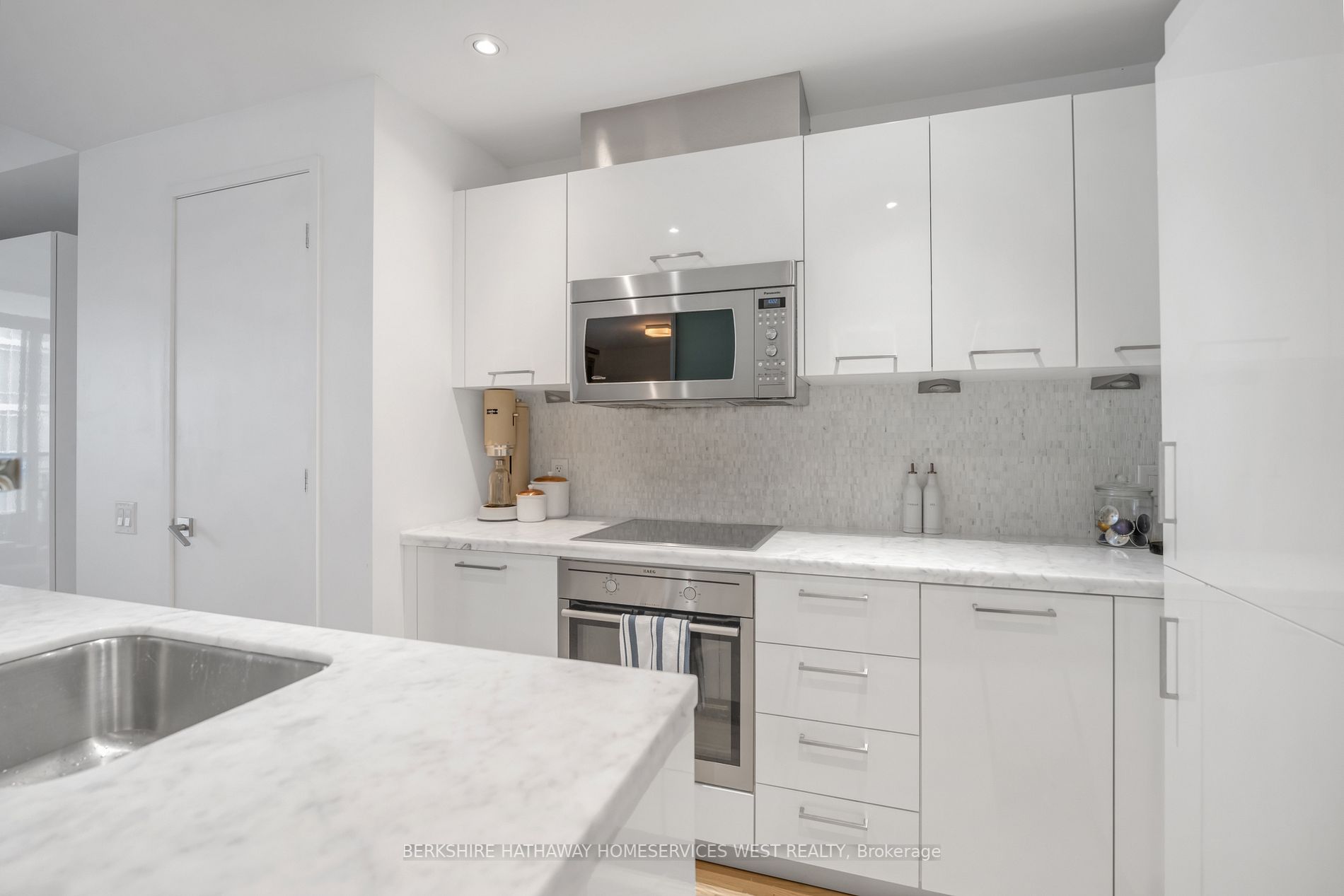 90 Park Lawn Rd, #2802