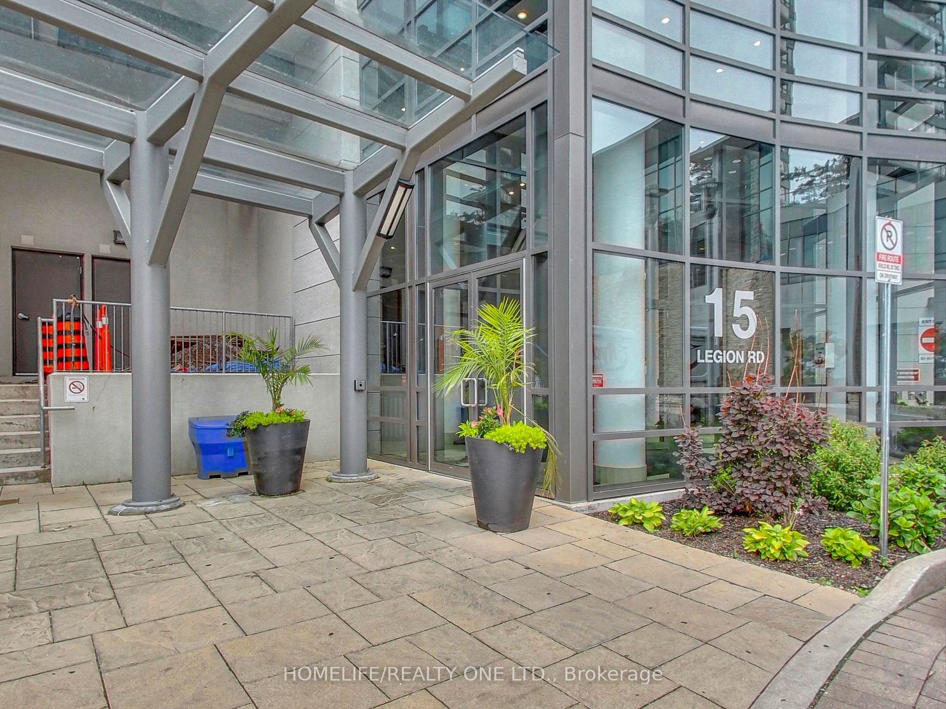 15 Legion Rd, #807