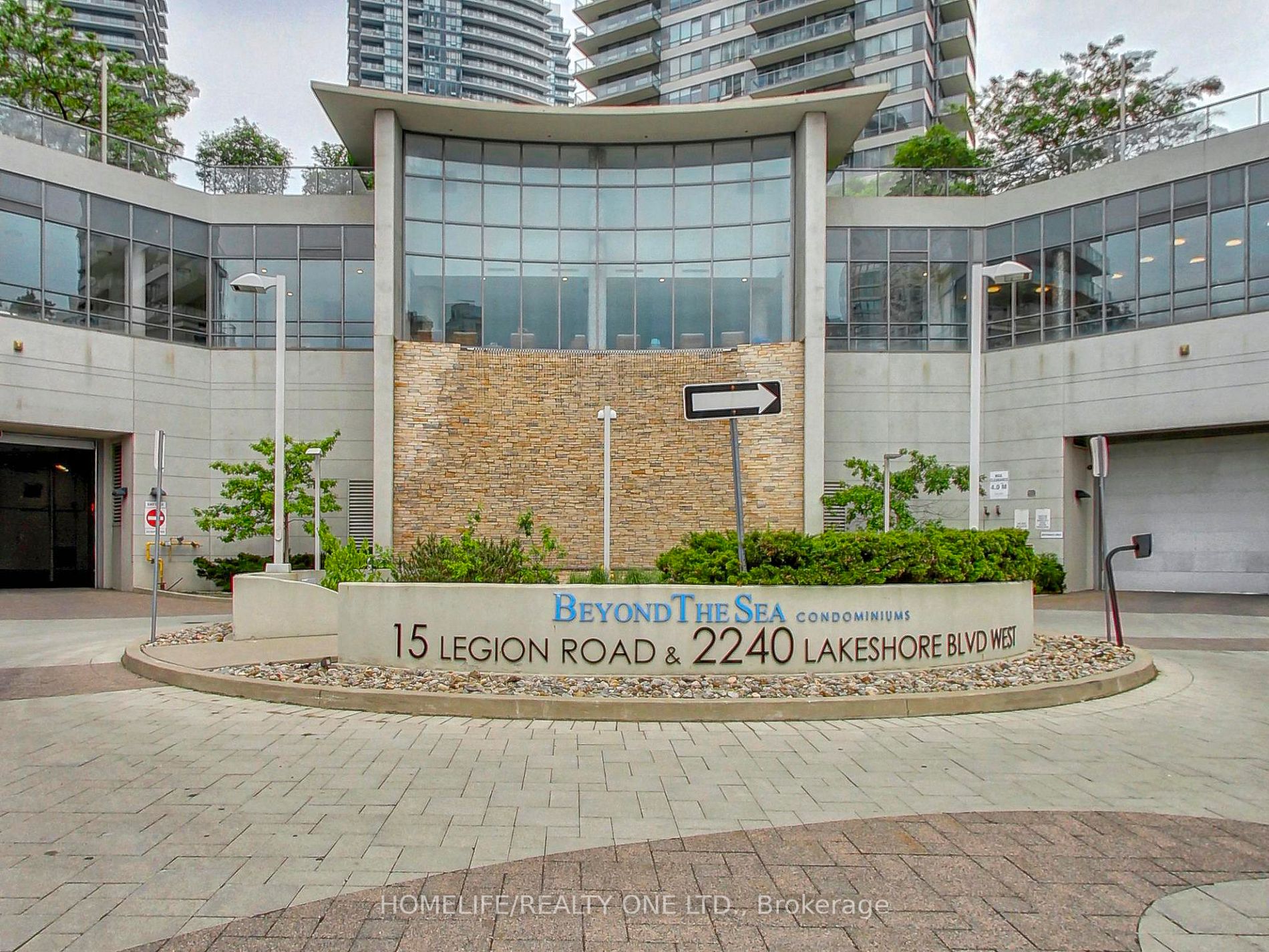 15 Legion Rd, #807