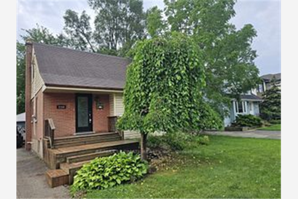 2358 Rebecca St, Oakville