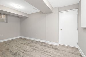 19 Outlook Ave