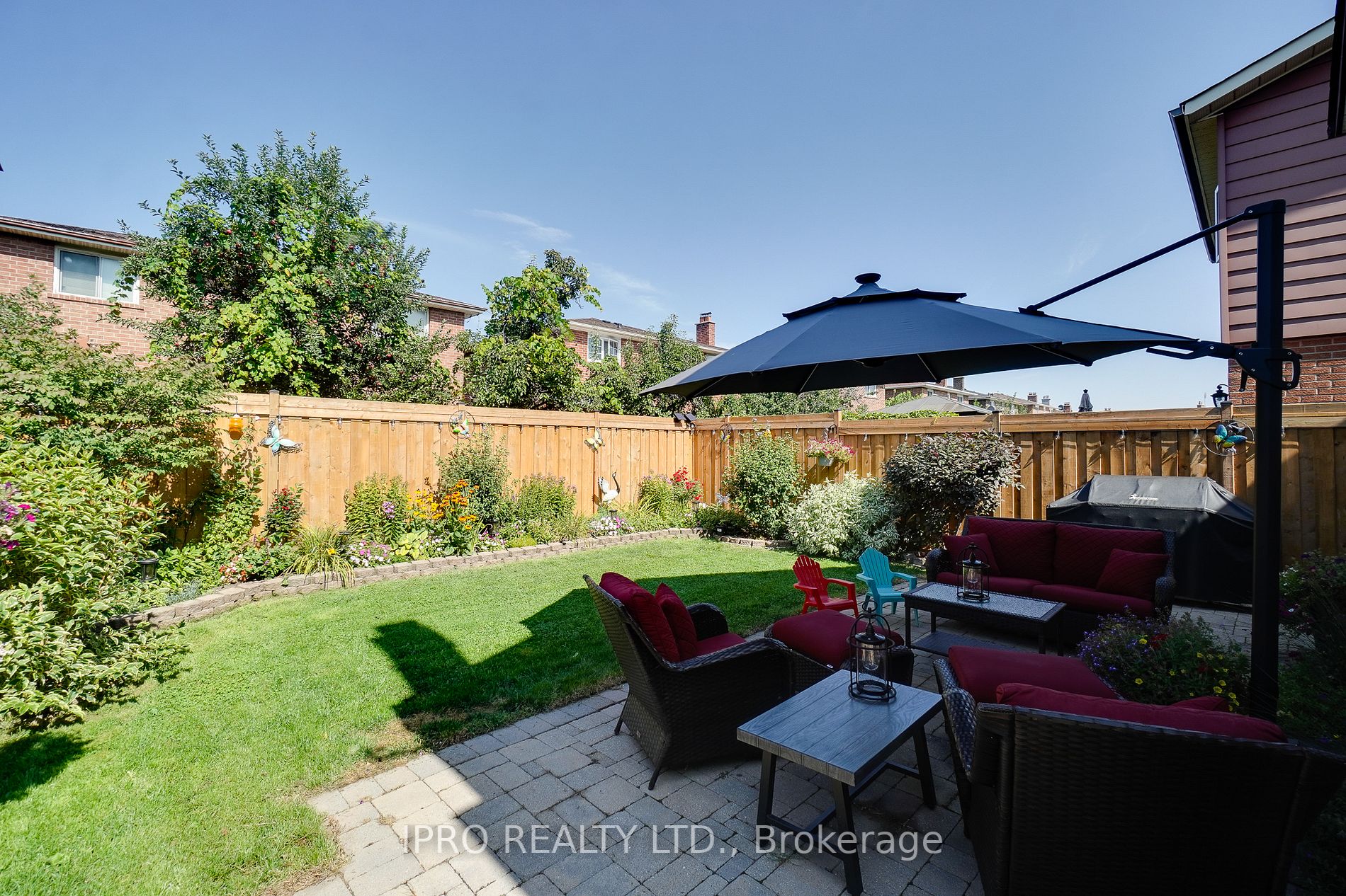 64 Buckland Way