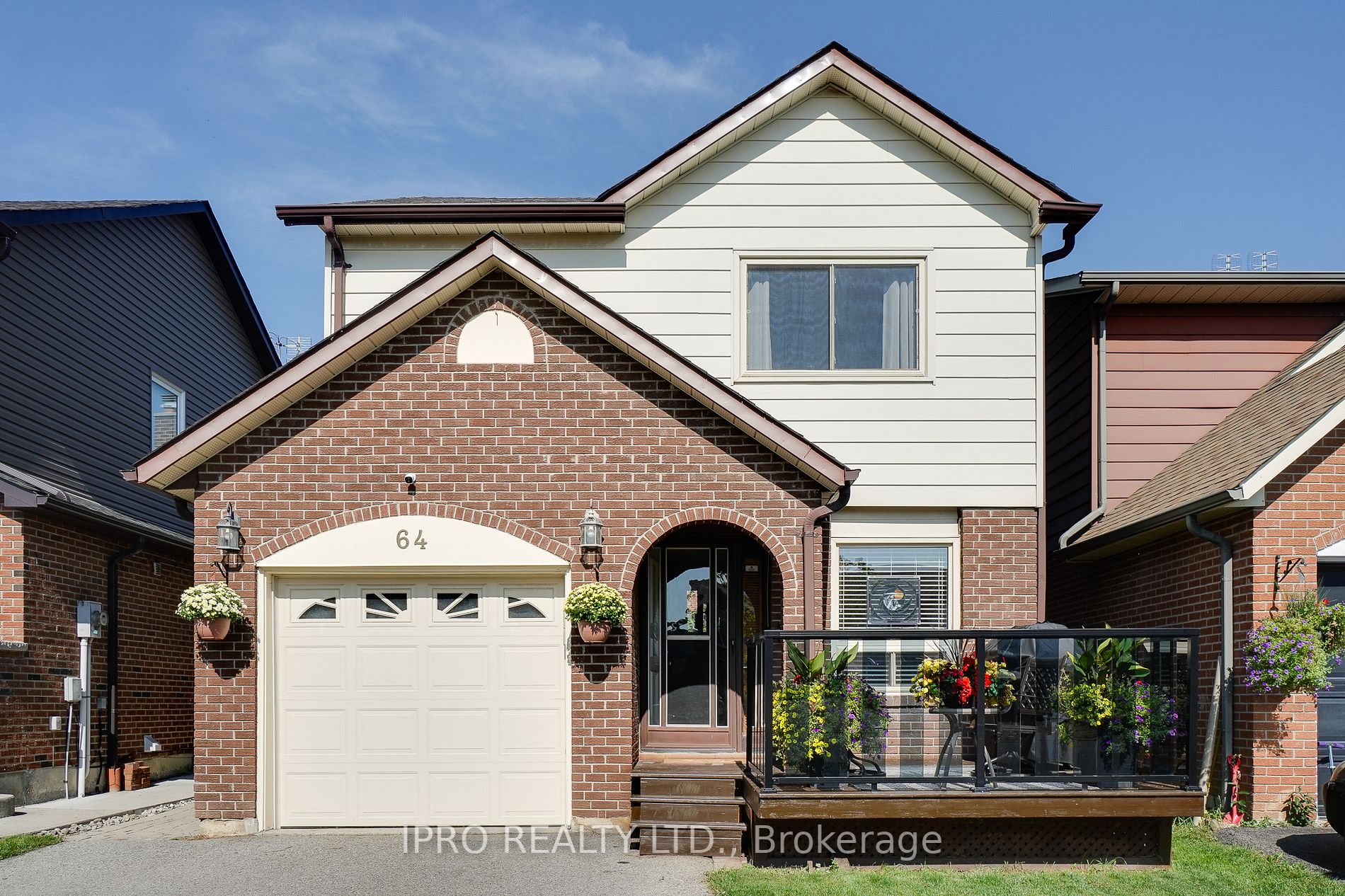 64 Buckland Way