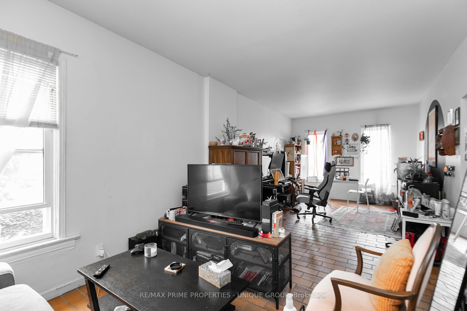 102 Annette St