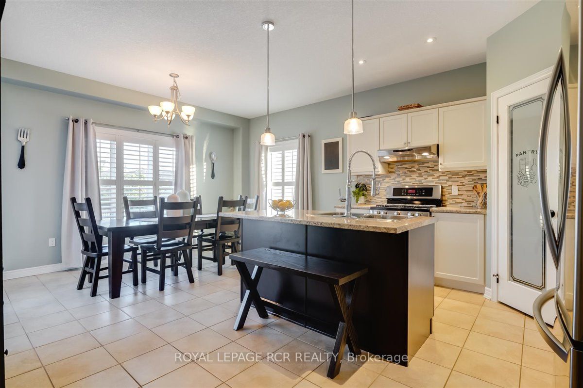 2 Hutchison Court