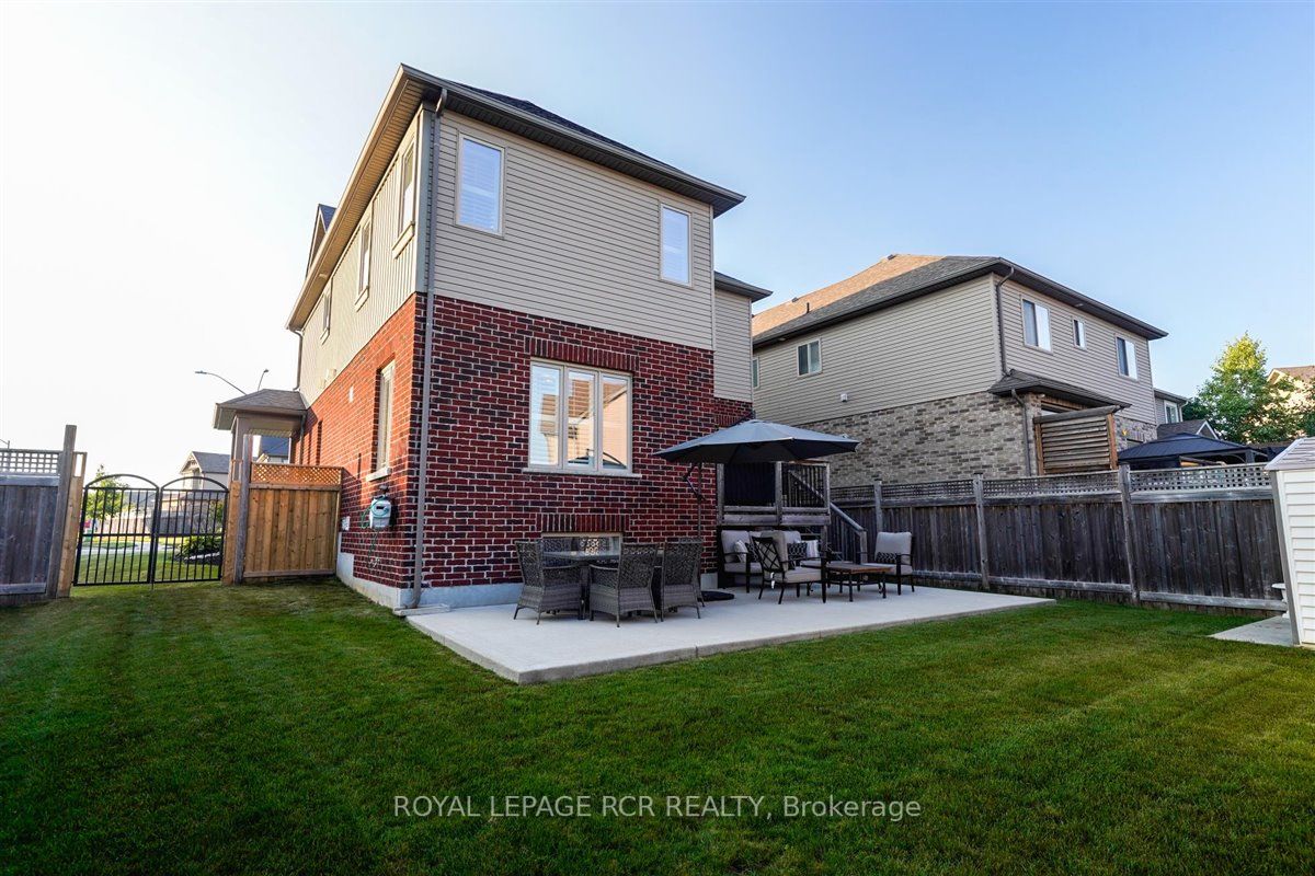2 Hutchison Court