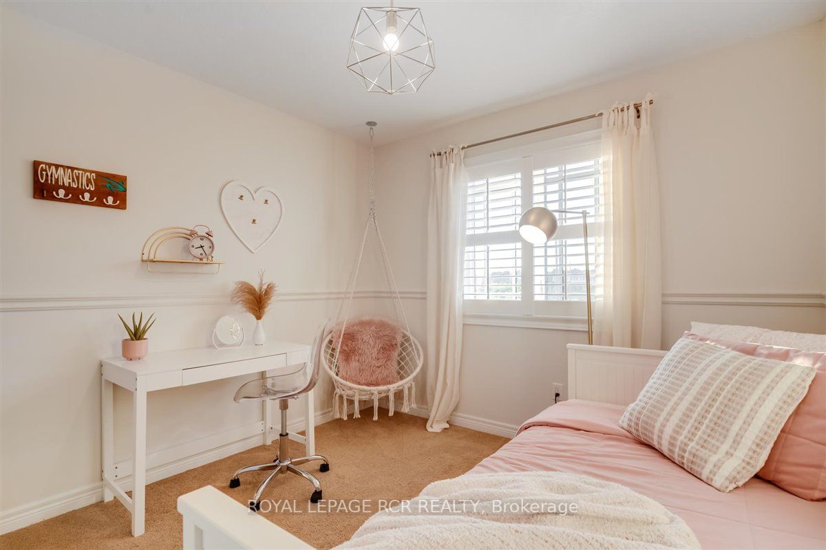 2 Hutchison Court