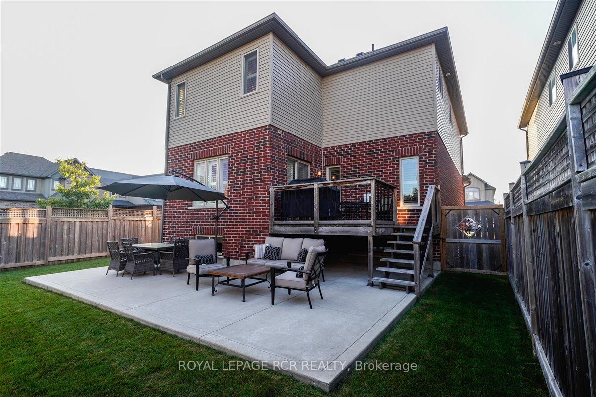 2 Hutchison Court