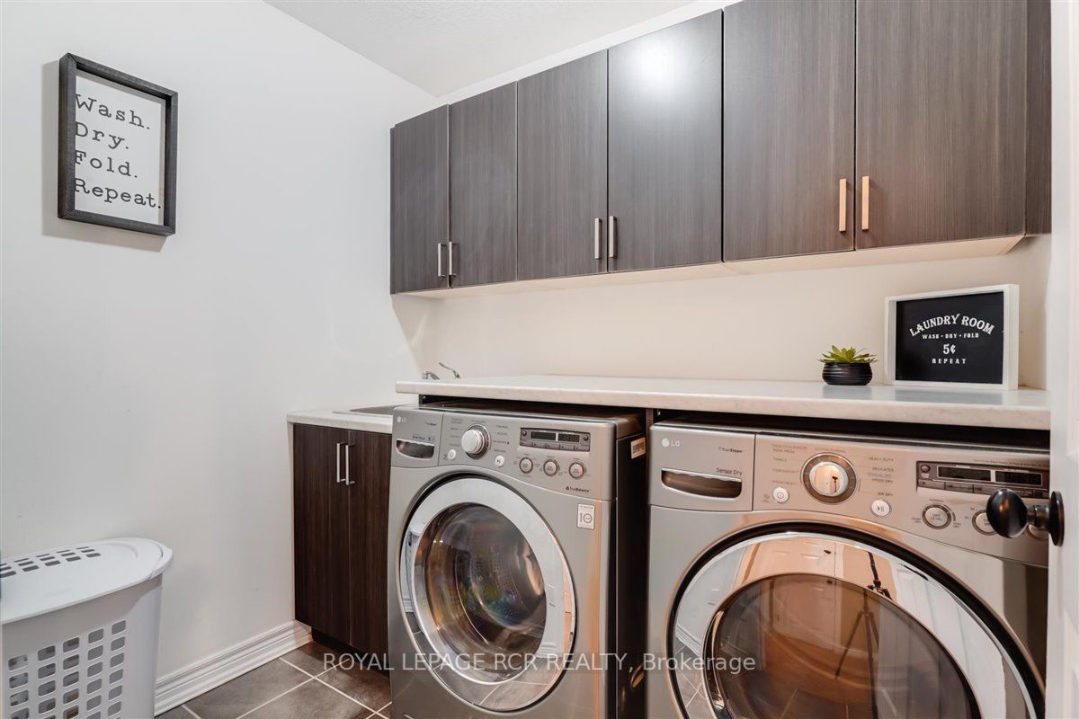 2 Hutchison Court