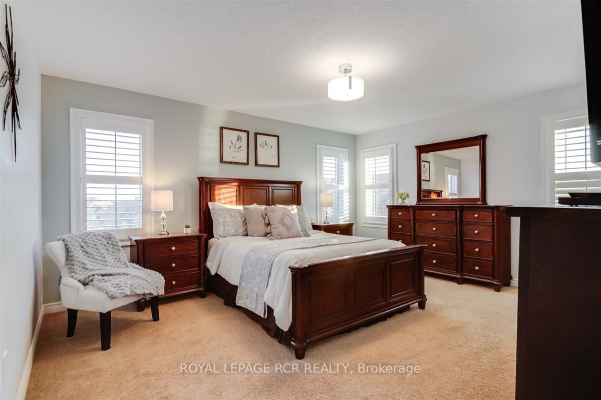 2 Hutchison Court