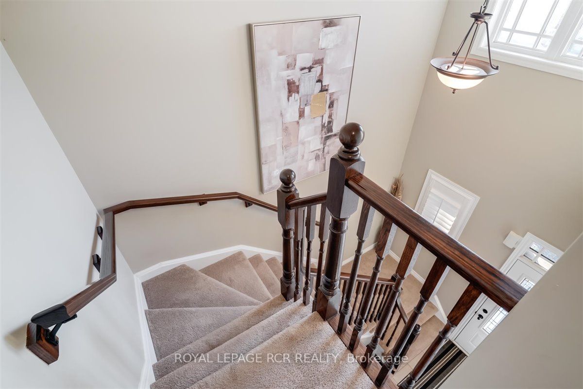 2 Hutchison Court