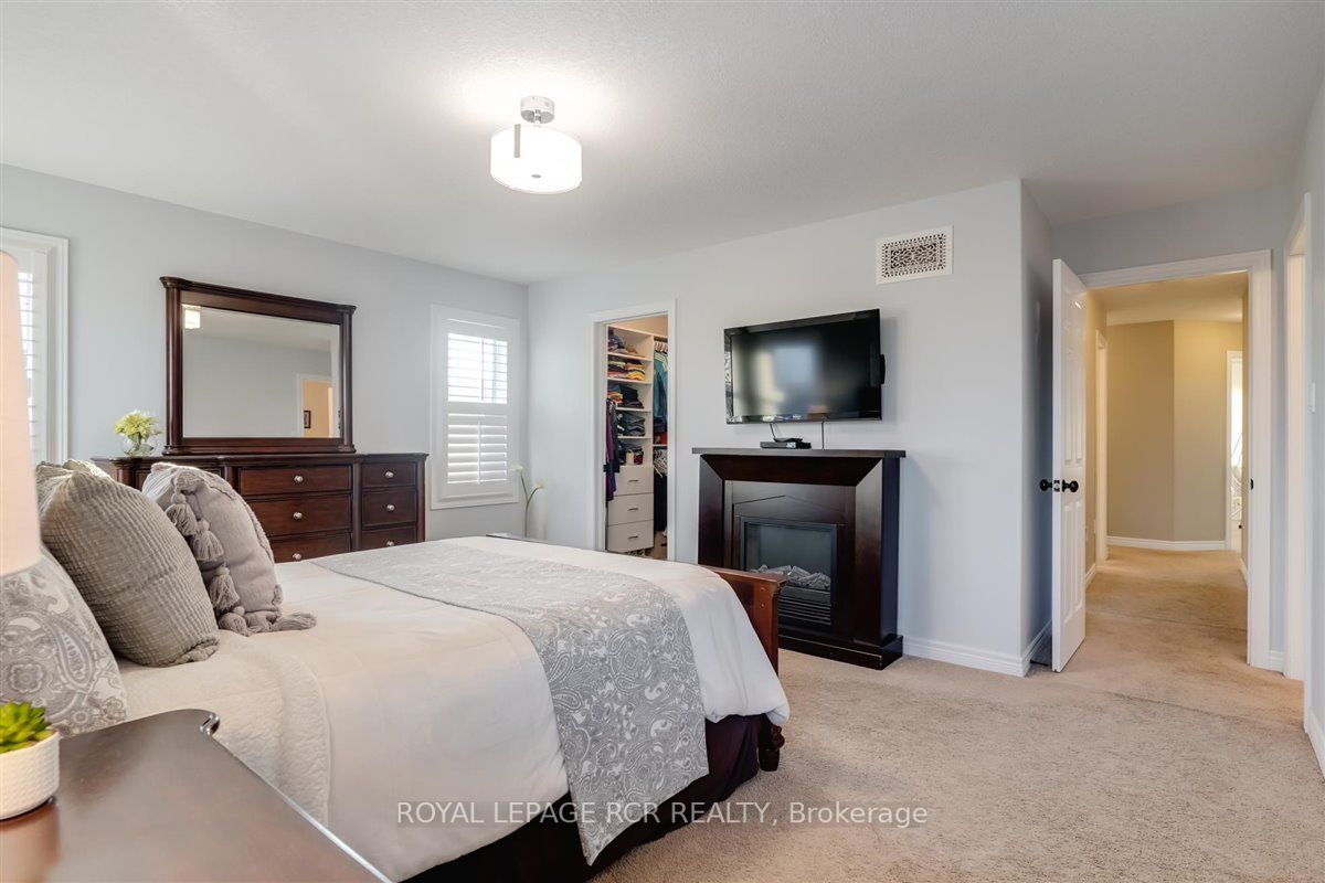 2 Hutchison Court