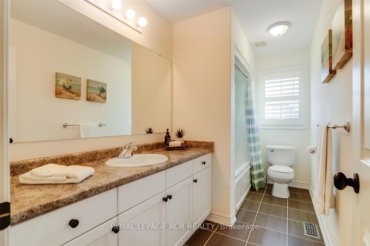 2 Hutchison Court