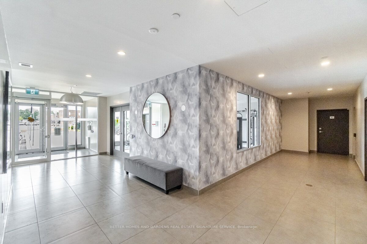 716 Main St E, #907