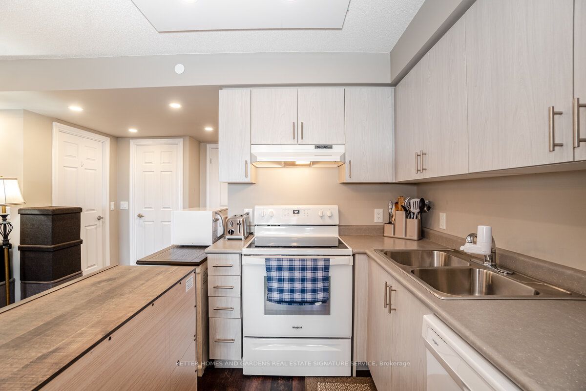716 Main Street E, #907