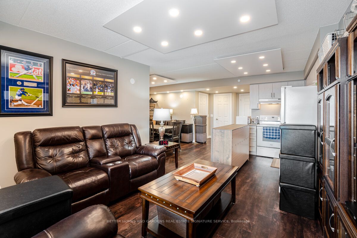 716 Main Street E, #907