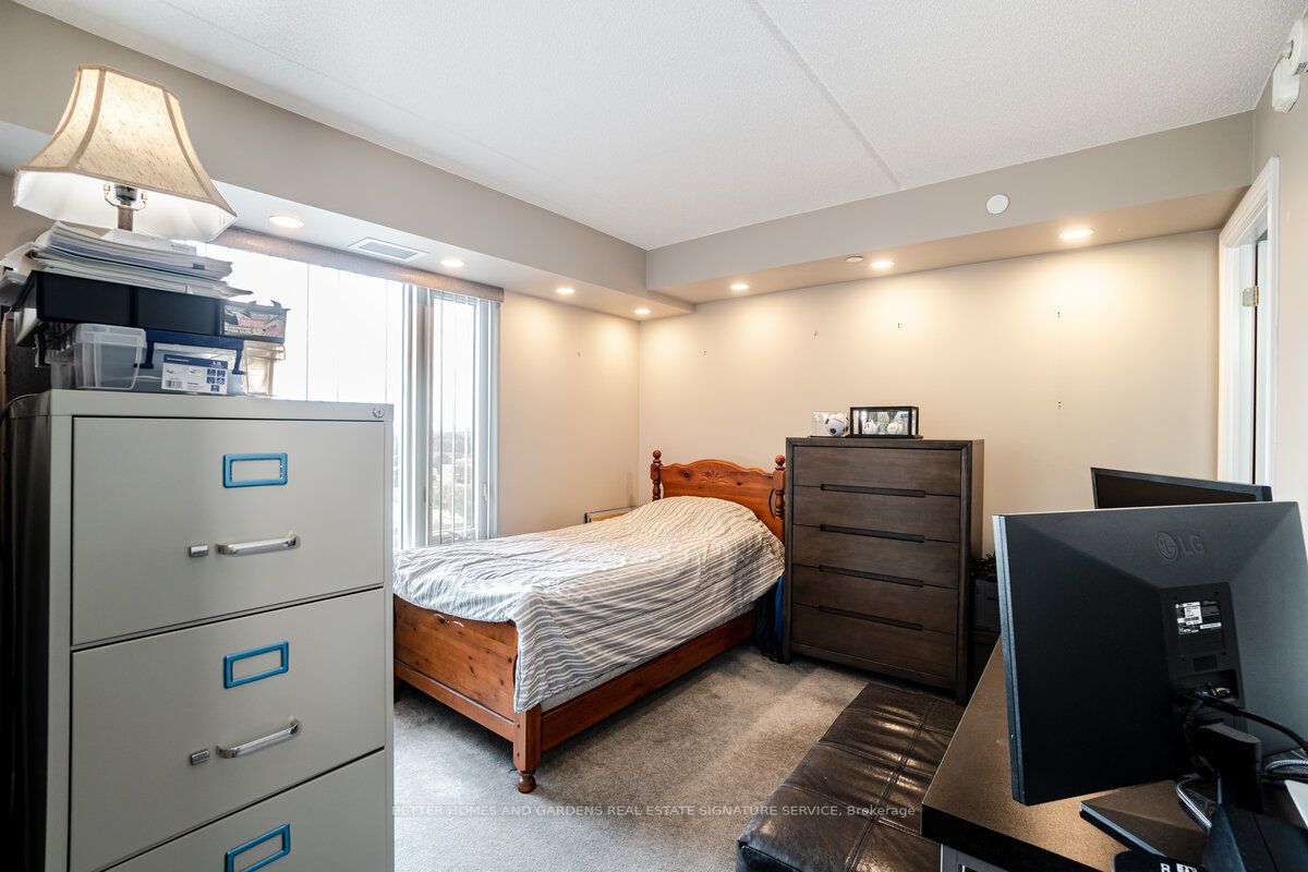 716 Main Street E, #907